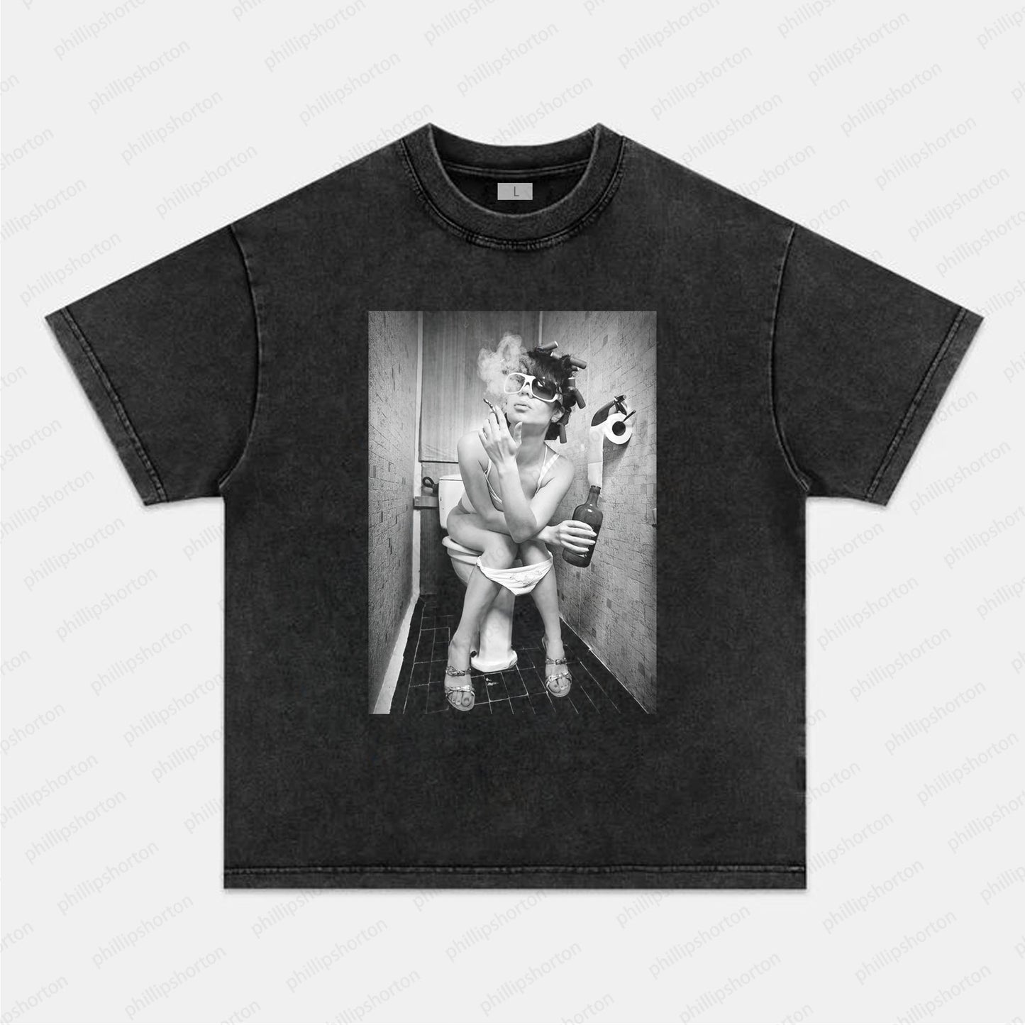 LADY SMOKING IN TOILET TEE